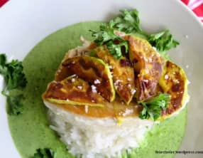 Thon et avocat snackés purée d’ail aux herbes