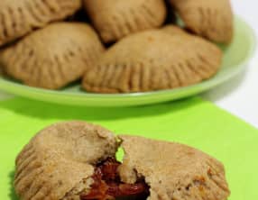 Petits chaussons briochés aux tomates séchées