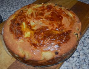 quatre quarts à la pomme, raisin et fève toka