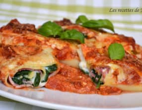 Roulades de lasagne bolognaise au jambon et épinards, béchamel au parmesan