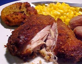 Poulet pané rôti au four, épicé, sauce beurre miel