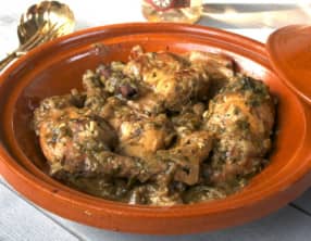 Tajine de lapin aux oignons et à la cannelle