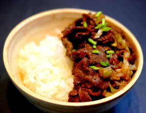 Sauté de boeuf et poireau aux cinq parfums