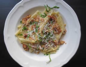 Pâtes fraîches au pesto de noix et tomates séchées