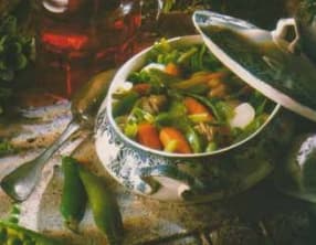 Petit ragoût de légumes nouveaux au parfum d'estragon et piment d'Espelette