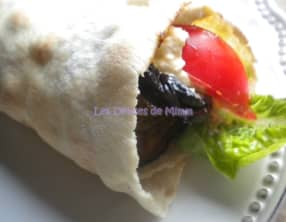 Sandwich libanais aux falafels, homos, aubergines