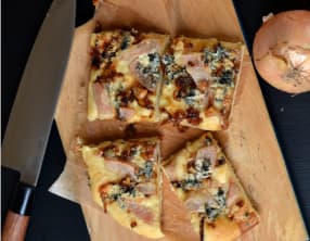 Focaccia poire, bleu et oignon