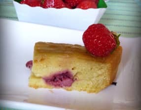 Gâteau renversé "upside-down" rhubarbe et fraise