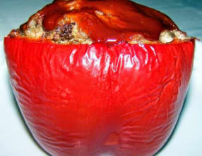 Poivrons farcis à la viande, champignons et fromage