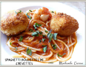 Spaghetti et boulettes de crevettes au citron