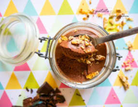 Mousse au chocolat vegan et éclats noix de pécan-caramel