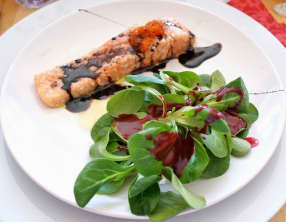 Merlan au vin rouge, à la bourguignonne