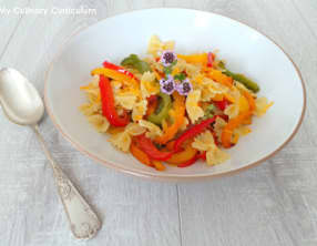 Poêlée de pâtes aux poivrons et thym citron