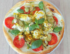 Tarte légère au fromage blanc, courgettes, avocats et tomates