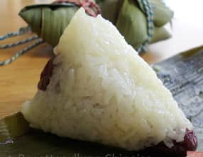 Gâtaux de riz dans les feuilles de bambou