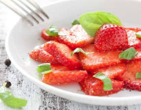Salade de fraises au cubèbe