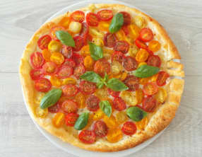 Tarte aux tomates cerise multicolores et au chèvre