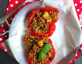 Poivrons farcis au sarrasin, tofu et tomates