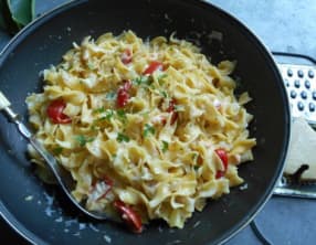 Tagliatelles aux crevettes et au saumon fumé