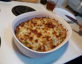 Tagine tunisienne au poulet, aux oeufs, pommes de terre, épinards et petits pois