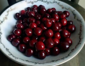 Cerises au sirop au kirsch et à la vanille