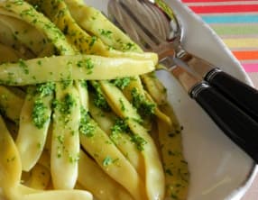 Haricots plats au pesto de persil