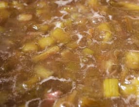 Compote à la rhubarbe à l'ancienne