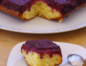 Gâteau renversé aux fruits rouges