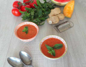 Soupe froide de tomates, melon et pastèque à la menthe façon gaspacho