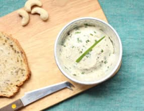 'Fromage' de noix de cajou à la ciboulette chinoise
