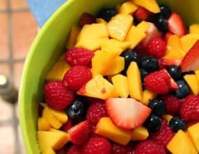 Salade de fruits de saison, fraîche et parfumée