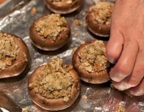Champignons farcis, cuits au barbecue ou à la plancha