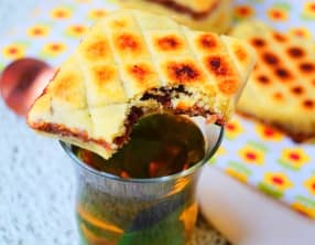 Mbardja Bradj galette fourée aux dattes