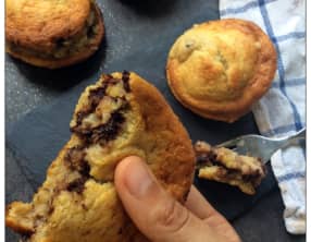 Muffins, façon sandwich, aux bananes et aux pépites de chocolat