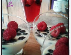 Pana cotta aux myrtilles et à la vanille