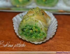 Baklava rolls pistache