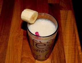 Boisson au lait, ananas, miel, banane, oeuf, cannelle - suhûr