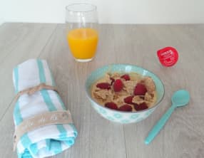 Yaourt glacé à la chicorée et framboises