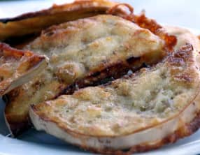 Gratin d’aubergines, veau, oignons, tomates