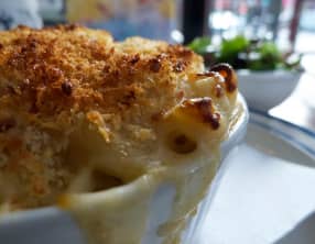 Macaronis aux fromages, à la bière et aux bretzel