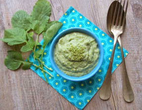 Crème de chou fleur aux fanes de radis