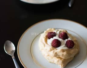 Pavlova aux framboises et a  l'orange sanguine