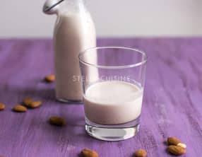 Lait d'amandes végétal et okara