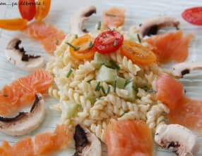 Salade de pâtes au saumon fumé