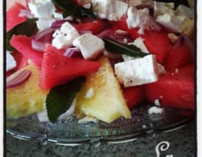 Salade de pastèque jaune et rouge à la feta et à la menthe