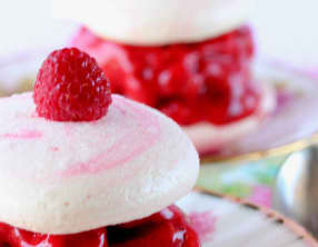 Mini sandwich - meringue et sorbet à la framboise