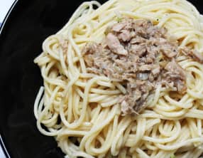 Pâtes à la sauce citronnée et au thon