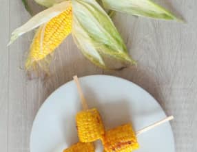 Epis de maïs frais grillés