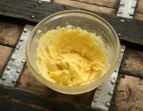 Sauce mayonnaise légère aux oeufs durs, parfumée au citron