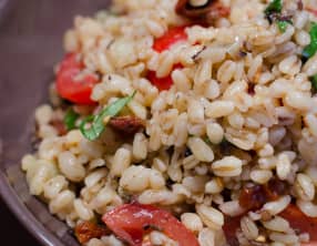 Salade d'Ebly assaisonnée à la tapenade